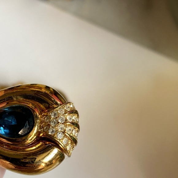VINTAGE Christian Dior gold tone blue and clear crystals clip on earrings - Picture 11 of 16
